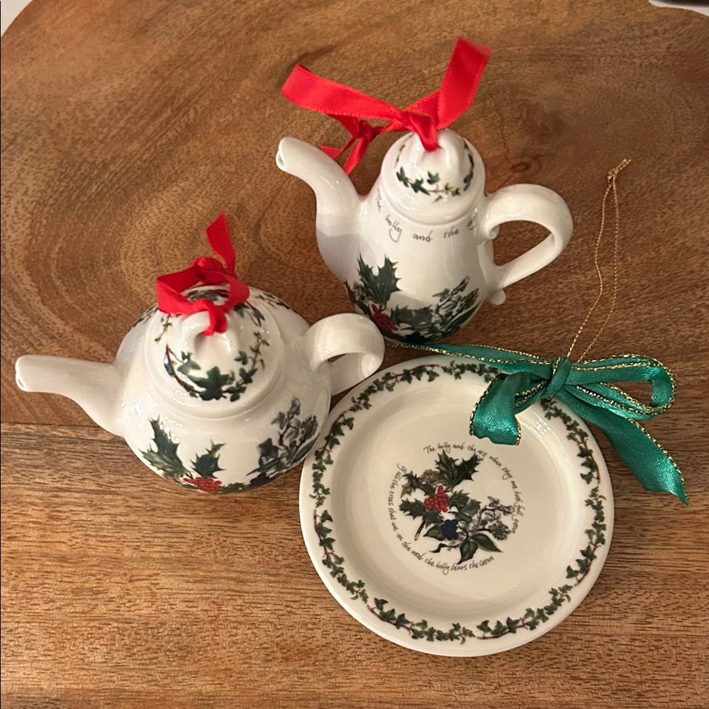 Mini Portmeirion Holly & the Ivy/Berry ornaments - set of 3.